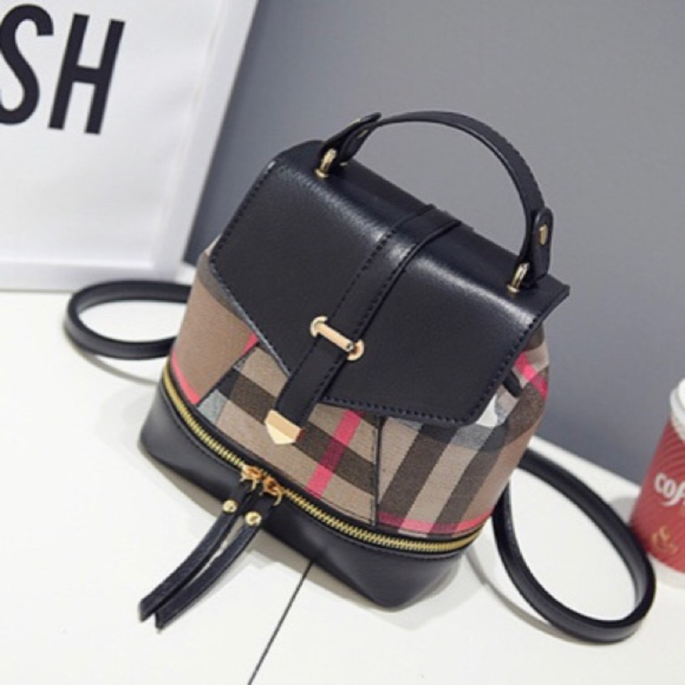 Just In! 🆕 CAMBRIDGE Plaid Backpack - Picture 2 of 8